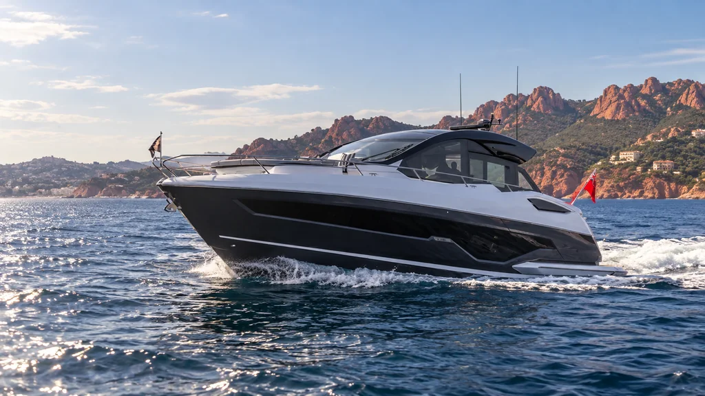 Sunseeker Predator 55 sur la côte de Théoule-sur-Mer